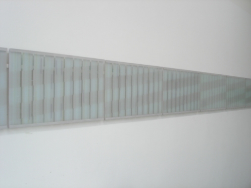 Gaby Terhuven: Öl auf Glas (Ausschnitt), 9-teilig, 2005, 39 x 575 x 3 cm