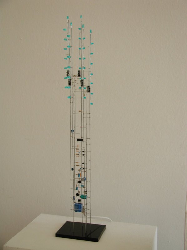 Peter Vogel: Blauer Turm, 2004, 58 cm hoch